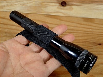 自作のミニマグライト用ヘッドバンド