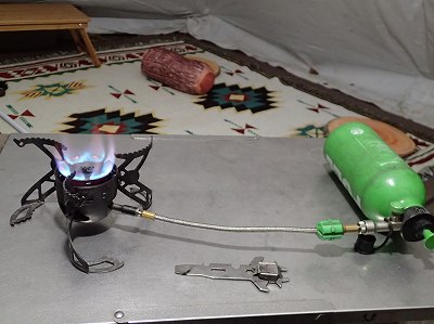 冬のソロキャンプで使う暖房器具