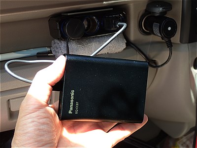 USBケーブルで充電ができるので車やモバイル機器の充電ポートが使用できる
