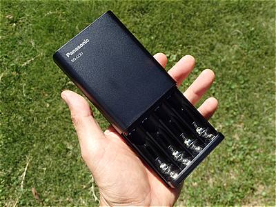 本体カバーをスライド