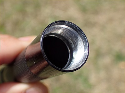 ミニマグライトは単三型電池の直径に合わせて作られている