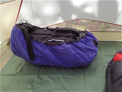 テント内の水濡れも防ぐザックカバー