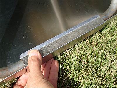 脚パーツを固定すれば完成